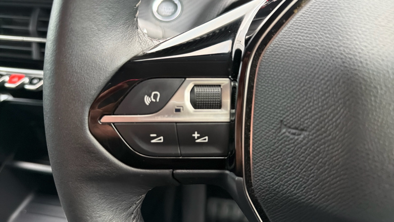 Peugeot 208 1.2 PureTech Active Premium 5dr Petrol Hatchback